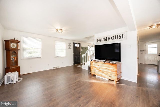 2534 RHOADS RD, Gilbertsville, PA 19525