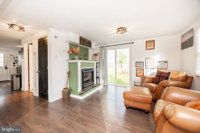 2534 RHOADS RD, Gilbertsville, PA 19525