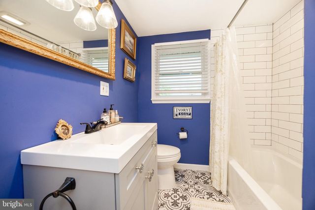 2534 RHOADS RD, Gilbertsville, PA 19525