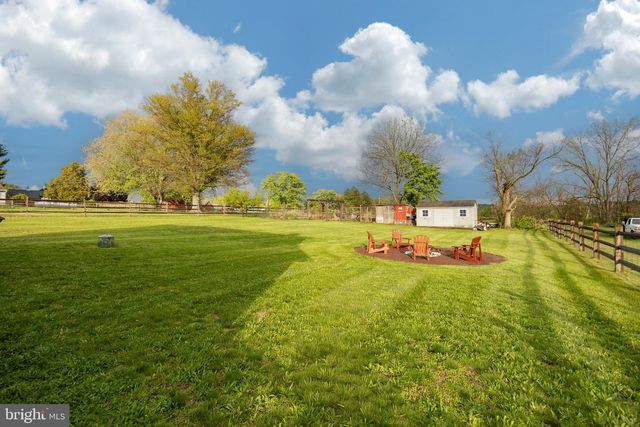 2534 RHOADS RD, Gilbertsville, PA 19525