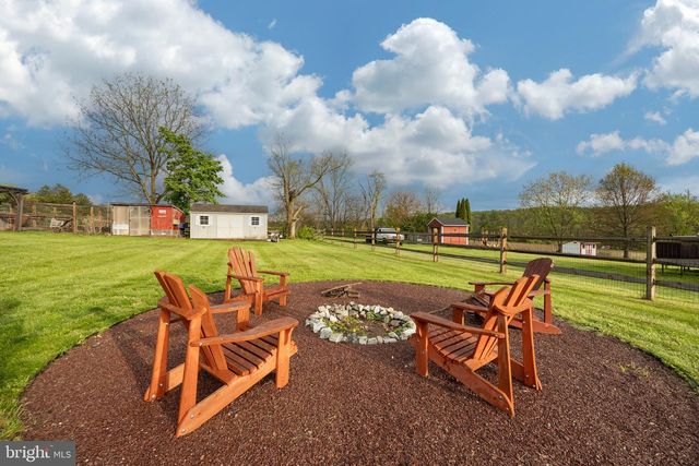 2534 RHOADS RD, Gilbertsville, PA 19525