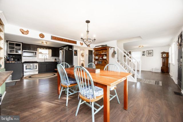 2534 RHOADS RD, Gilbertsville, PA 19525
