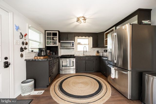 2534 RHOADS RD, Gilbertsville, PA 19525