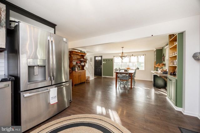 2534 RHOADS RD, Gilbertsville, PA 19525