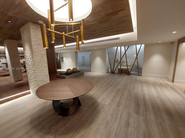 2301 Collins Ave 439, Miami Beach, FL 33139