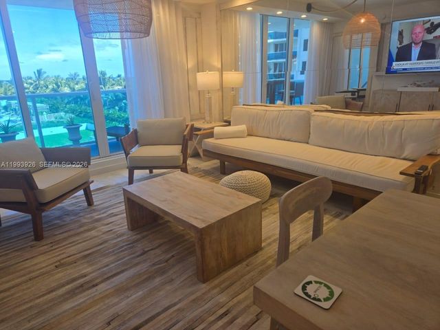 2301 Collins Ave 439, Miami Beach, FL 33139