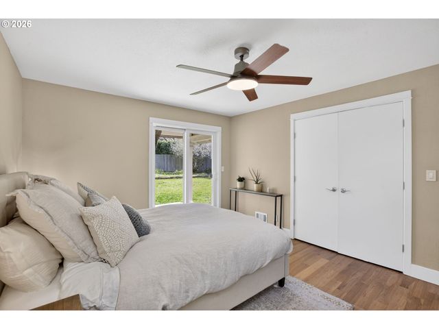 9824 Sw 56TH Ave, Portland, OR 97219