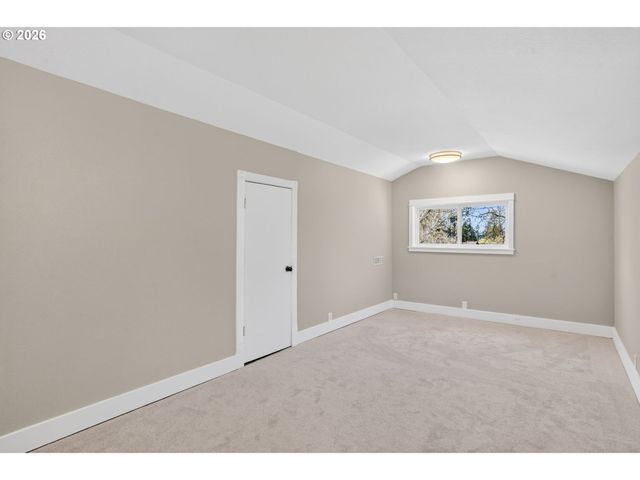 9824 Sw 56TH Ave, Portland, OR 97219