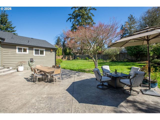 9824 Sw 56TH Ave, Portland, OR 97219