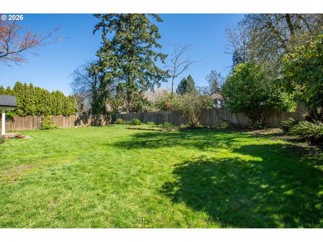 9824 Sw 56TH Ave, Portland, OR 97219