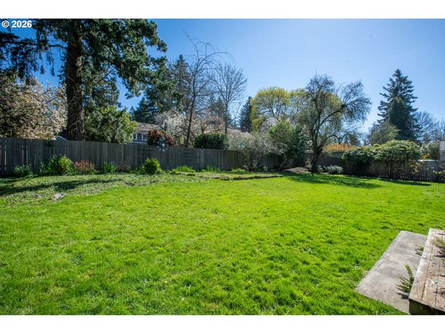 9824 Sw 56TH Ave, Portland, OR 97219