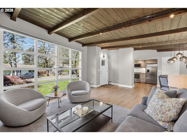 9824 Sw 56TH Ave, Portland, OR 97219