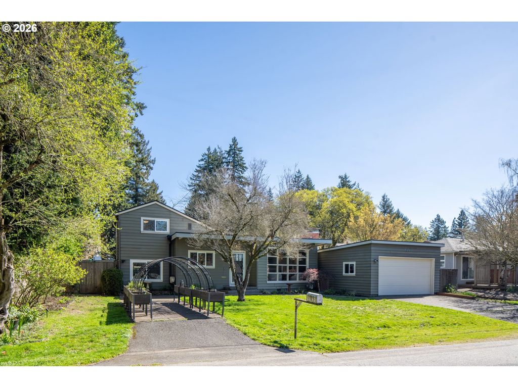 9824 Sw 56TH Ave, Portland, OR 97219