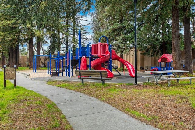 244 Carrington St, Santa Rosa, CA 95407