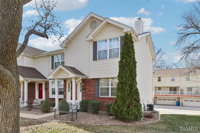 1760 Honeysuckle Drive 8, St Charles, MO 63303
