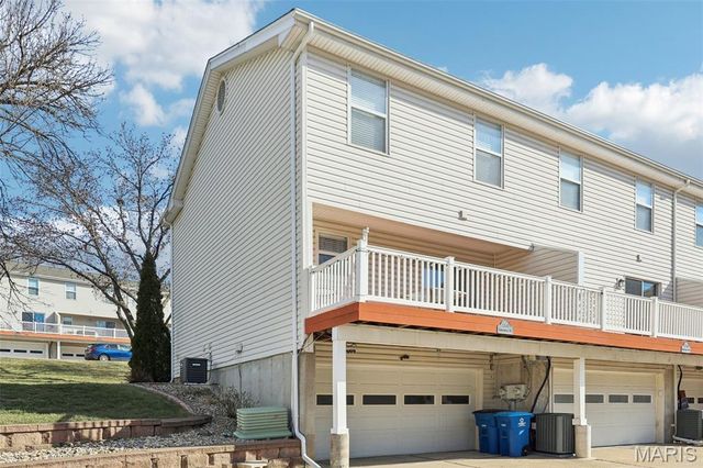 1760 Honeysuckle Drive 8, St Charles, MO 63303