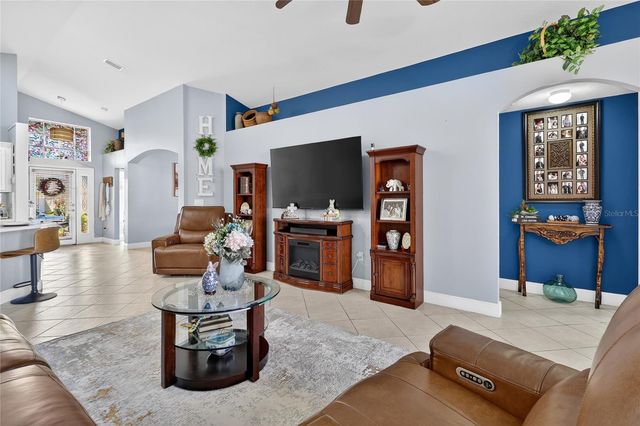 3881 HAMPTON HILLS DRIVE, Lakeland, FL 33810