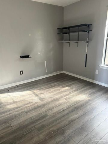 5748 Princeton Dr, Pensacola, FL 32526