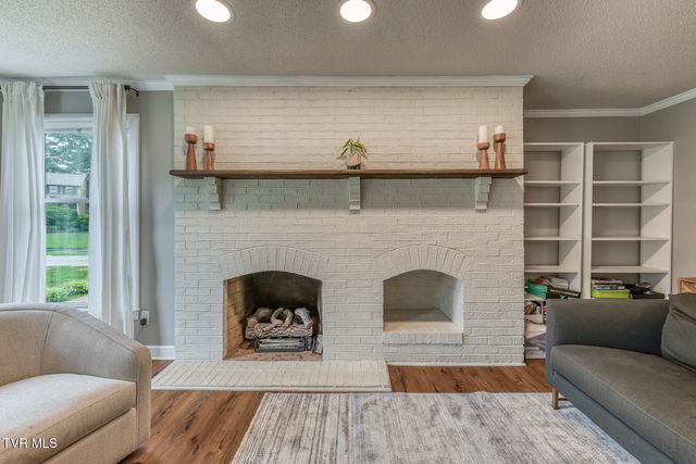 2 Flo Court, Johnson City, TN 37604