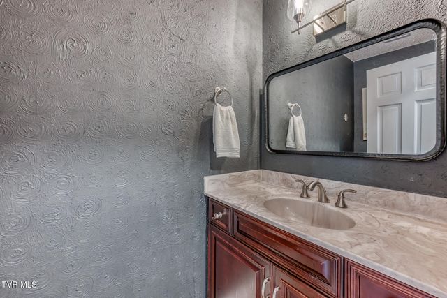 2 Flo Court, Johnson City, TN 37604