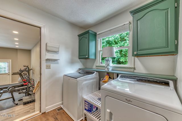2 Flo Court, Johnson City, TN 37604