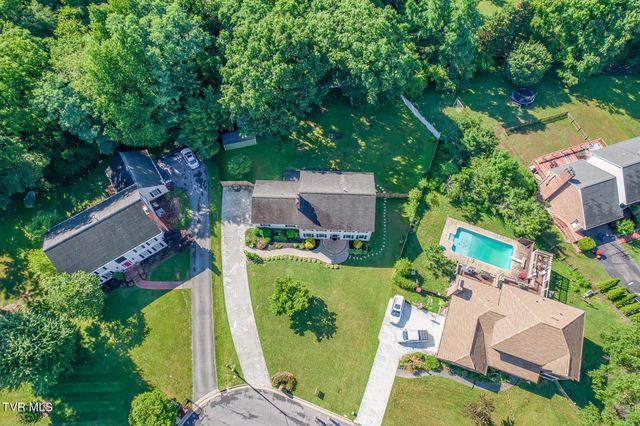 2 Flo Court, Johnson City, TN 37604