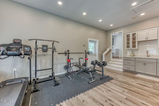 2 Flo Court, Johnson City, TN 37604
