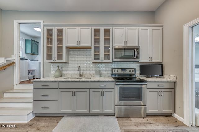 2 Flo Court, Johnson City, TN 37604