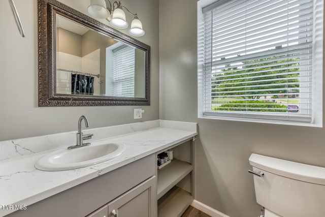 2 Flo Court, Johnson City, TN 37604