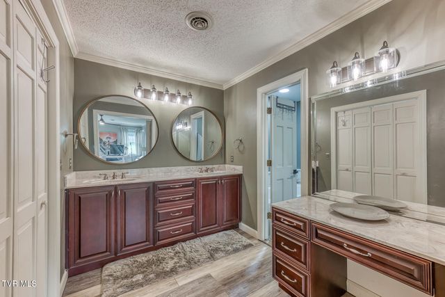 2 Flo Court, Johnson City, TN 37604
