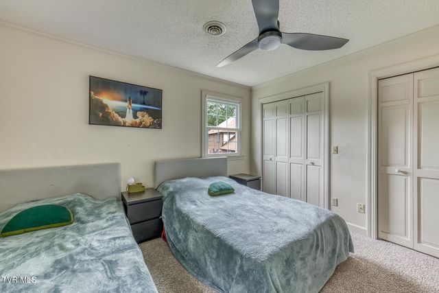 2 Flo Court, Johnson City, TN 37604