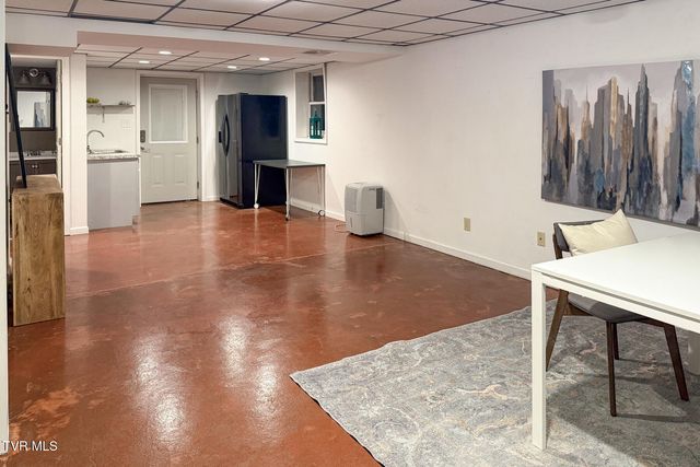 2 Flo Court, Johnson City, TN 37604