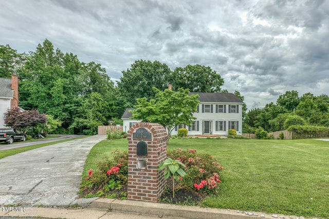 2 Flo Court, Johnson City, TN 37604