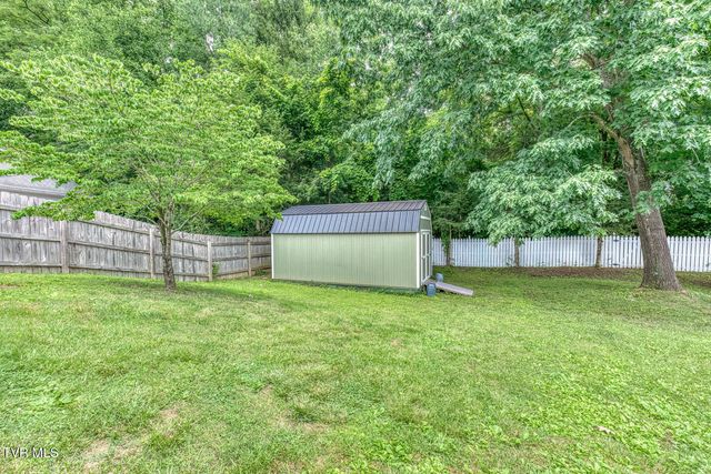 2 Flo Court, Johnson City, TN 37604