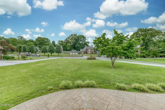 2 Flo Court, Johnson City, TN 37604