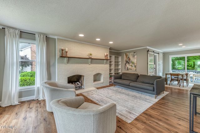 2 Flo Court, Johnson City, TN 37604