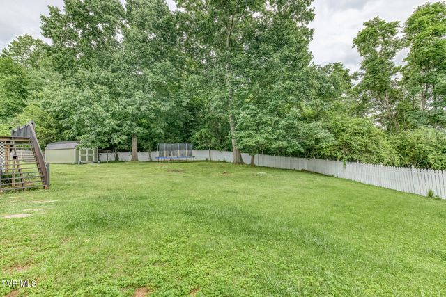 2 Flo Court, Johnson City, TN 37604