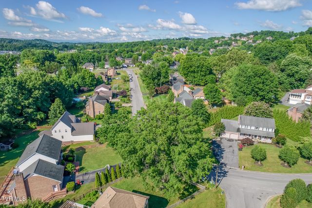 2 Flo Court, Johnson City, TN 37604