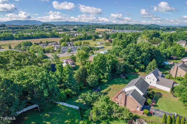 2 Flo Court, Johnson City, TN 37604