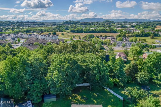 2 Flo Court, Johnson City, TN 37604