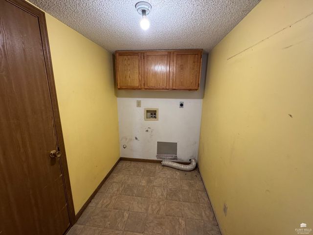 307 Palomino Lane, Ogden, KS 66517