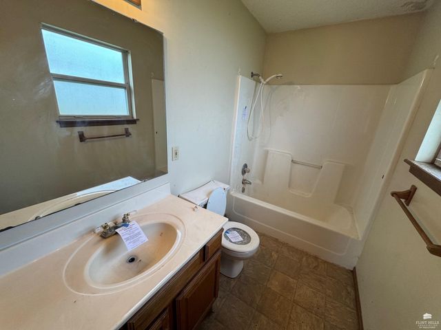 307 Palomino Lane, Ogden, KS 66517