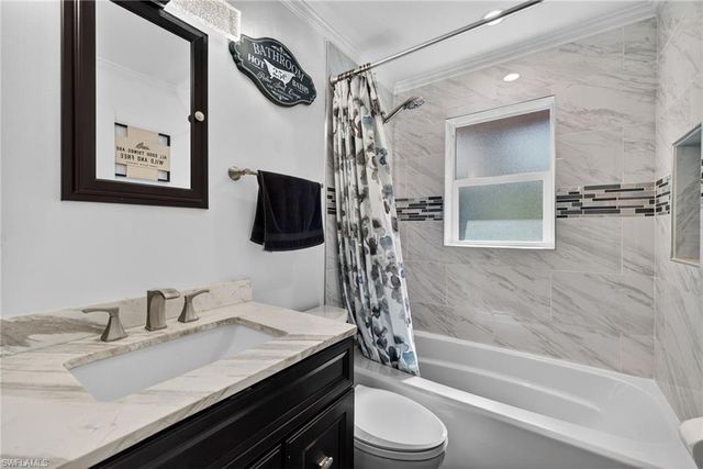 5100 Mahogany Ridge DR, Naples, FL 34119