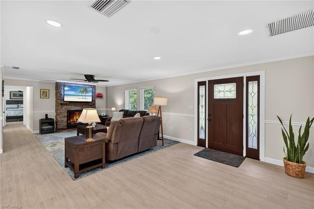 5100 Mahogany Ridge DR, Naples, FL 34119