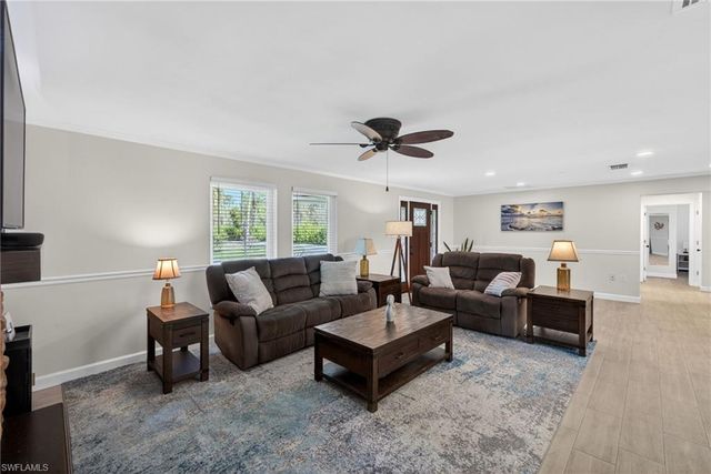 5100 Mahogany Ridge DR, Naples, FL 34119