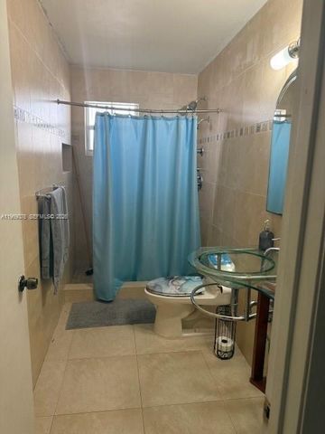 424 NW 57 CT, Miami, FL 33126