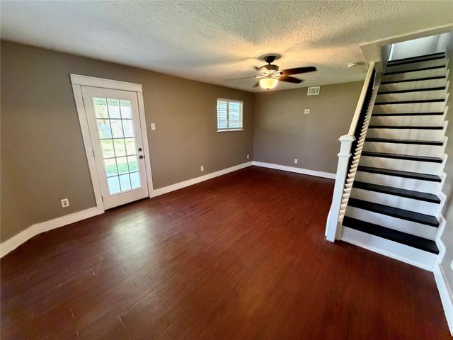 1415 Avenue E, Danbury, TX 77534