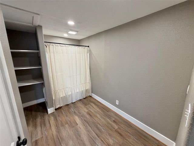 1415 Avenue E, Danbury, TX 77534