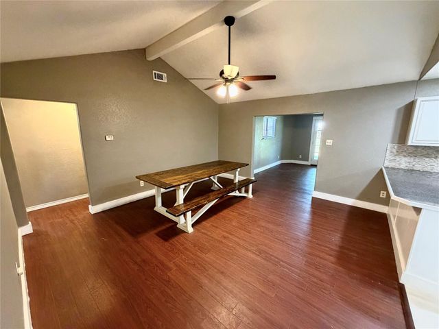 1415 Avenue E, Danbury, TX 77534