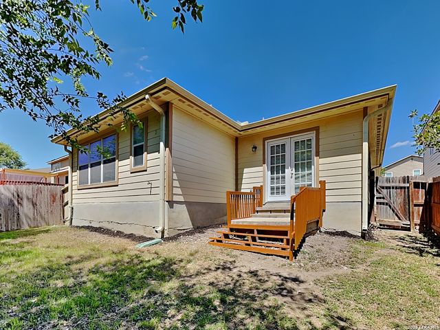 9822 Vandenberg, San Antonio, TX 78245